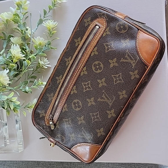Louis Vuitton Handbags - Vintage Louis Vuitton Monogram Pochette Clutch